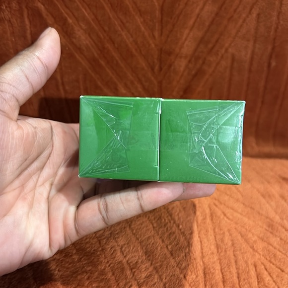 2 Green Mask Stick ( Vigority / exp 11 / 2025 ) - Picture 5 of 5